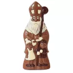 Sint met 2 kindjes ingekleurde chocolade